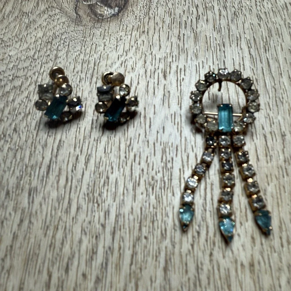 Vintage 12K M&S Gold Filled SET Screw Back‎ Earrings and Brooch Aqua Clear